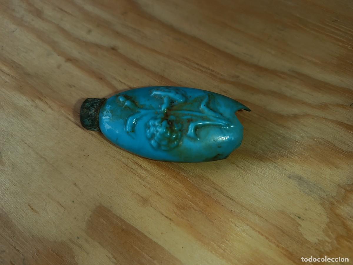 Antig&uuml;edades: PEQUE&Ntilde;O FRASCO TALLADO AZUL TURQUESA.