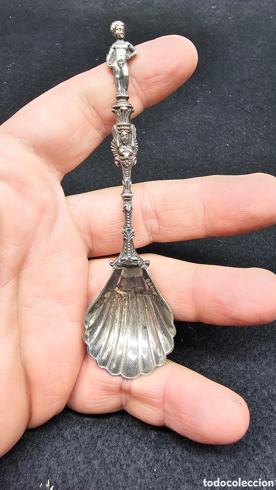 Antig&uuml;edades: Bonita cucharilla ba&ntilde;ada en plata