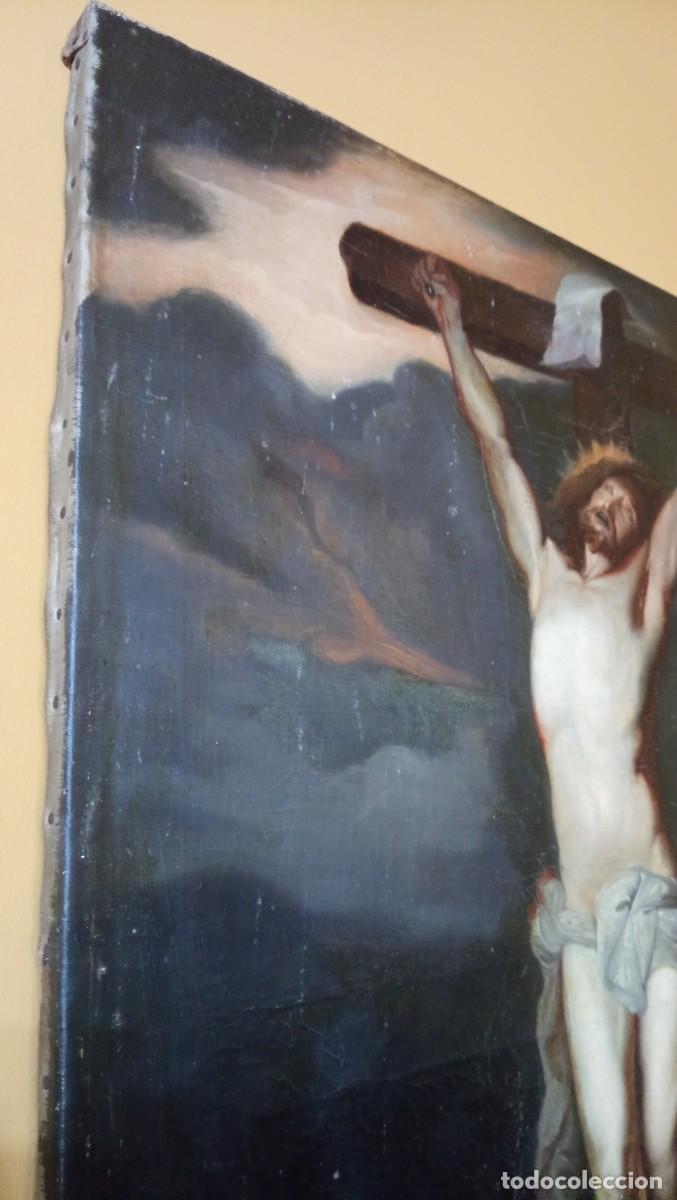 Antig&uuml;edades: Lienzo al &oacute;leo Cristo Crucificado - Foto 4