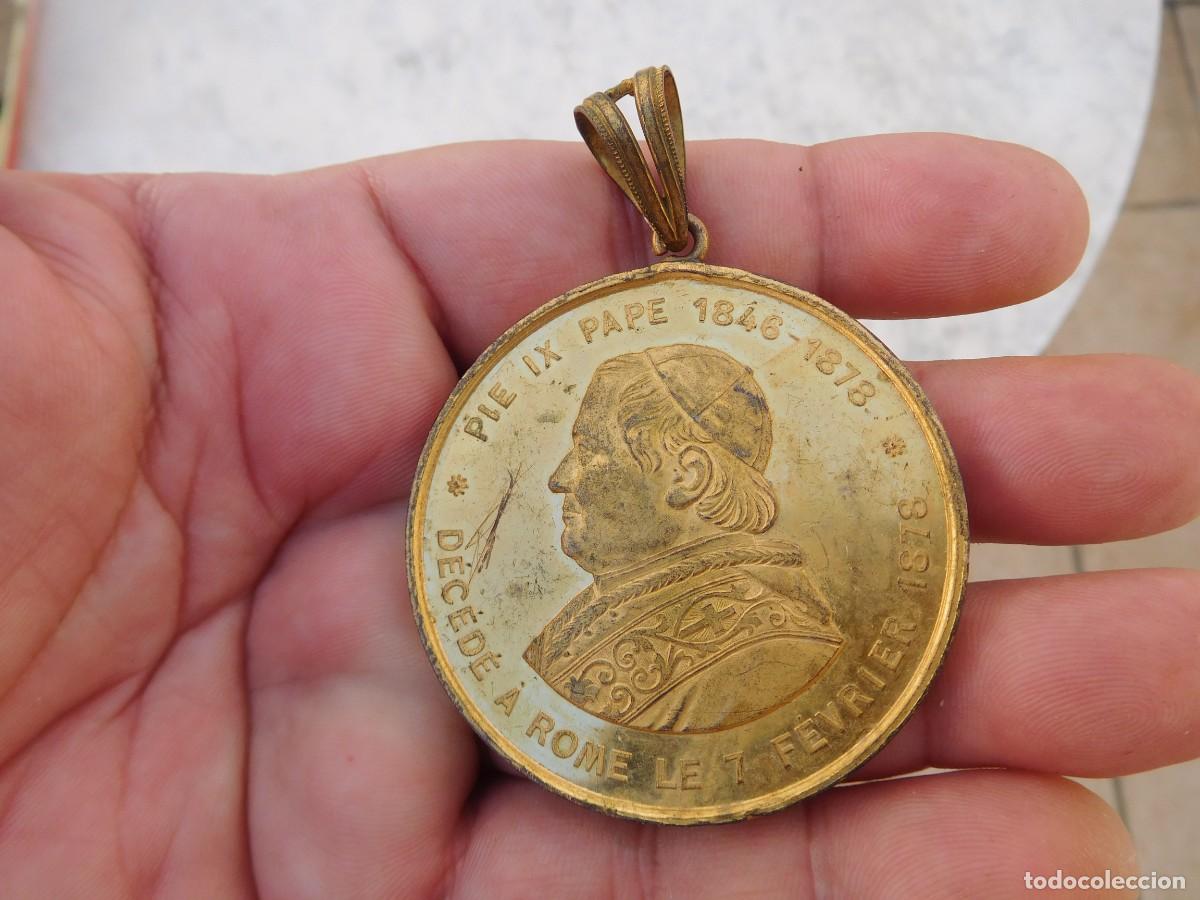 Antig&uuml;edades: Medalla de bronce dorado. Papa Pio IX y Le&oacute;n XIII 1878. Blondelet