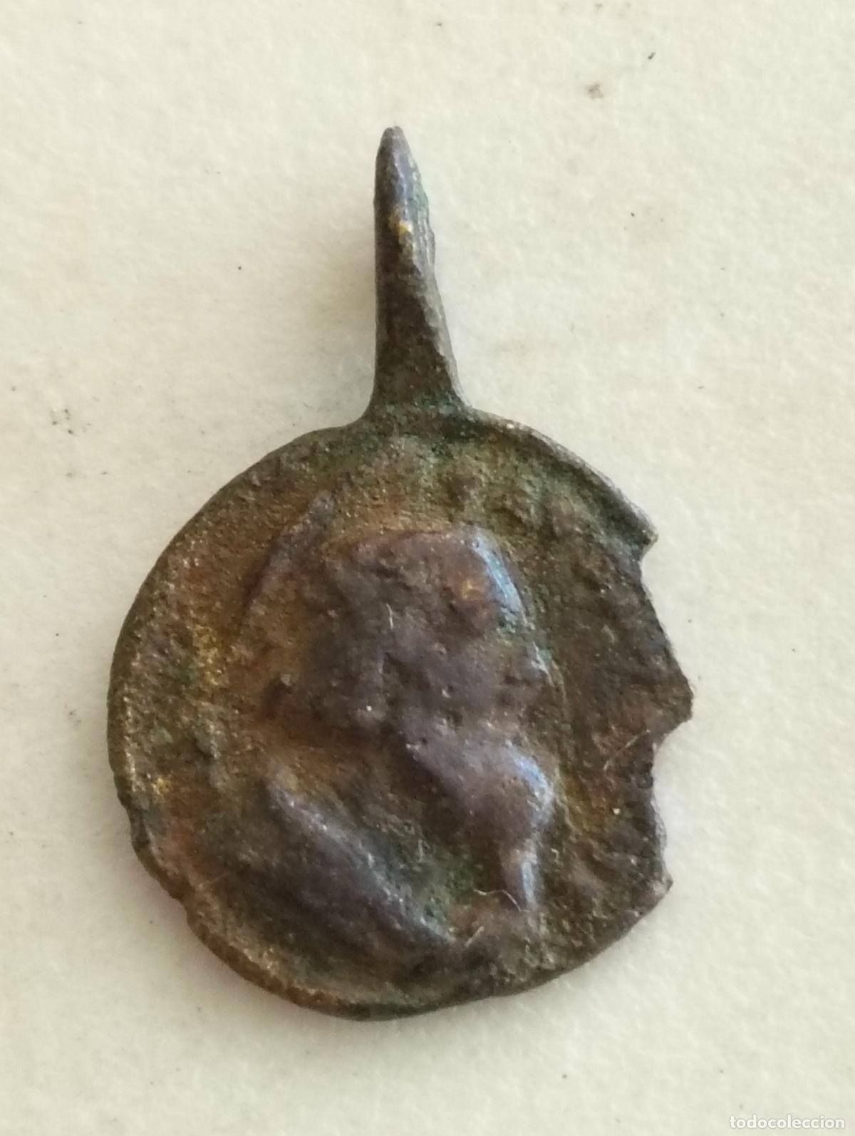 Antig&uuml;edades: MEDALLA RELIGIOSA SANTO, MEDIDA 20X18 MM