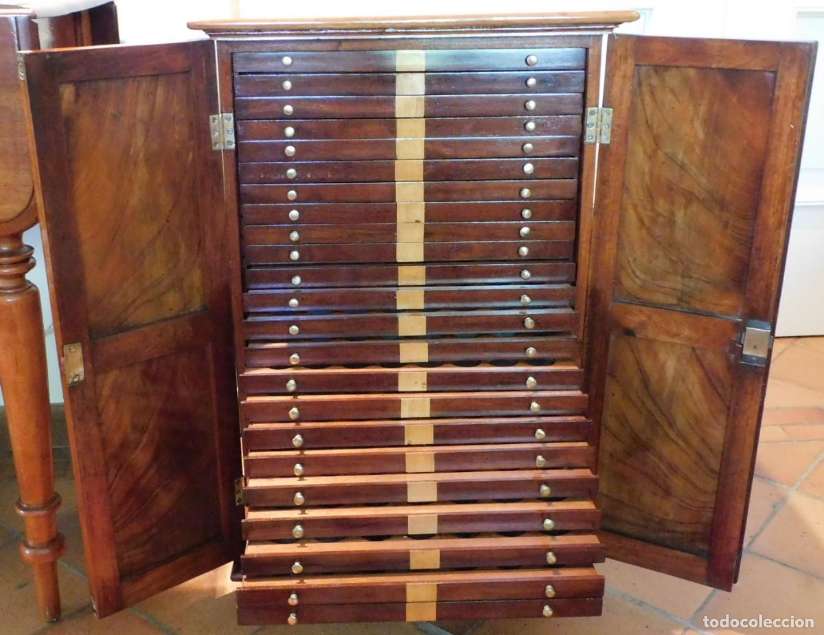 Antig&uuml;edades: ANTIGUO CABINET NUMISM&Aacute;TICO SIGLO XIX PIEZA DE MUSEO