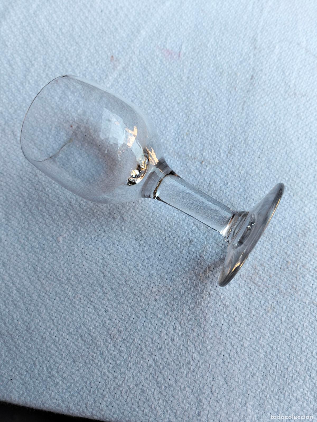 Antig&uuml;edades: Vaso vasito chupito copita antigua de cristal soplado a mano mini a&ntilde;os 30-40