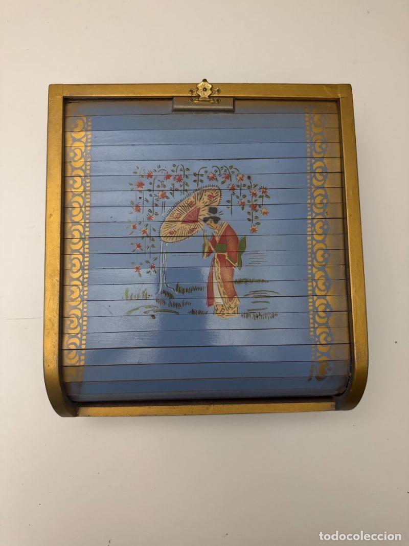 Antig&uuml;edades: Caja Joyero Vintage de persiana de madera con espejo