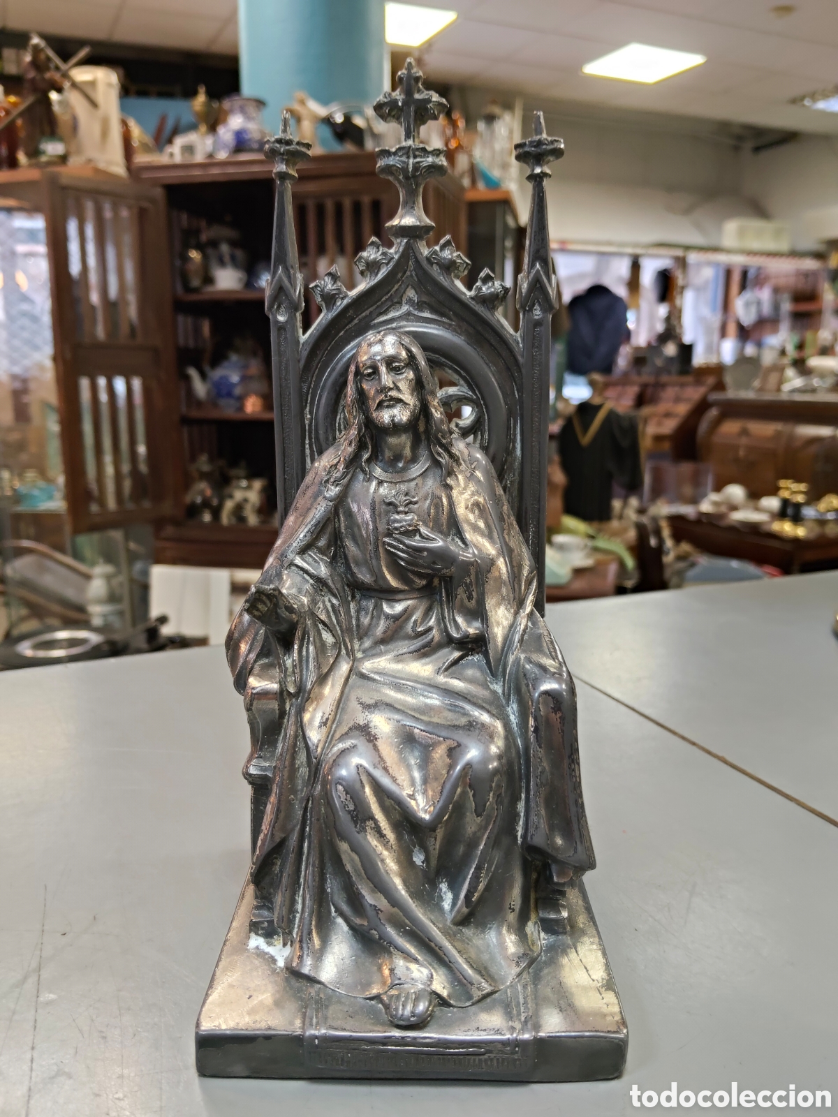 Antig&uuml;edades: Magn&iacute;fico Coraz&oacute;n de Jes&uacute;s entronado