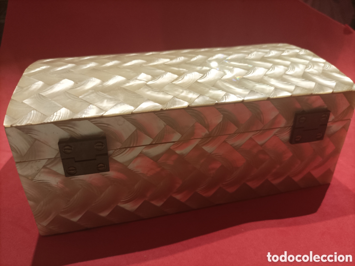 Antig&uuml;edades: Elegante caja curva en nacar - Foto 3