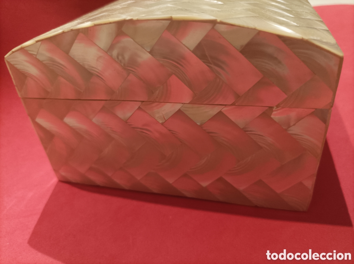 Antig&uuml;edades: Elegante caja curva en nacar - Foto 5