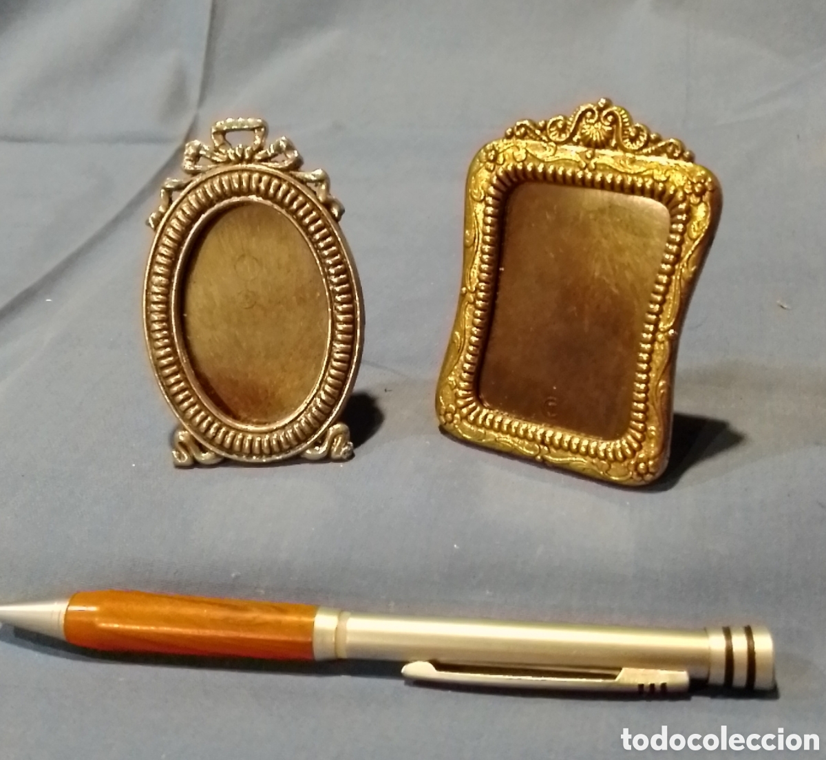 Antig&uuml;edades: Dos portarretratos de metal