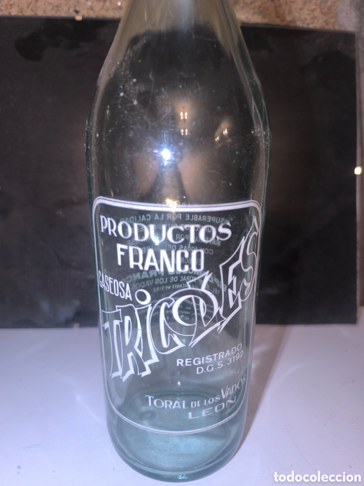 Antig&uuml;edades: Botella antigua de gaseosa