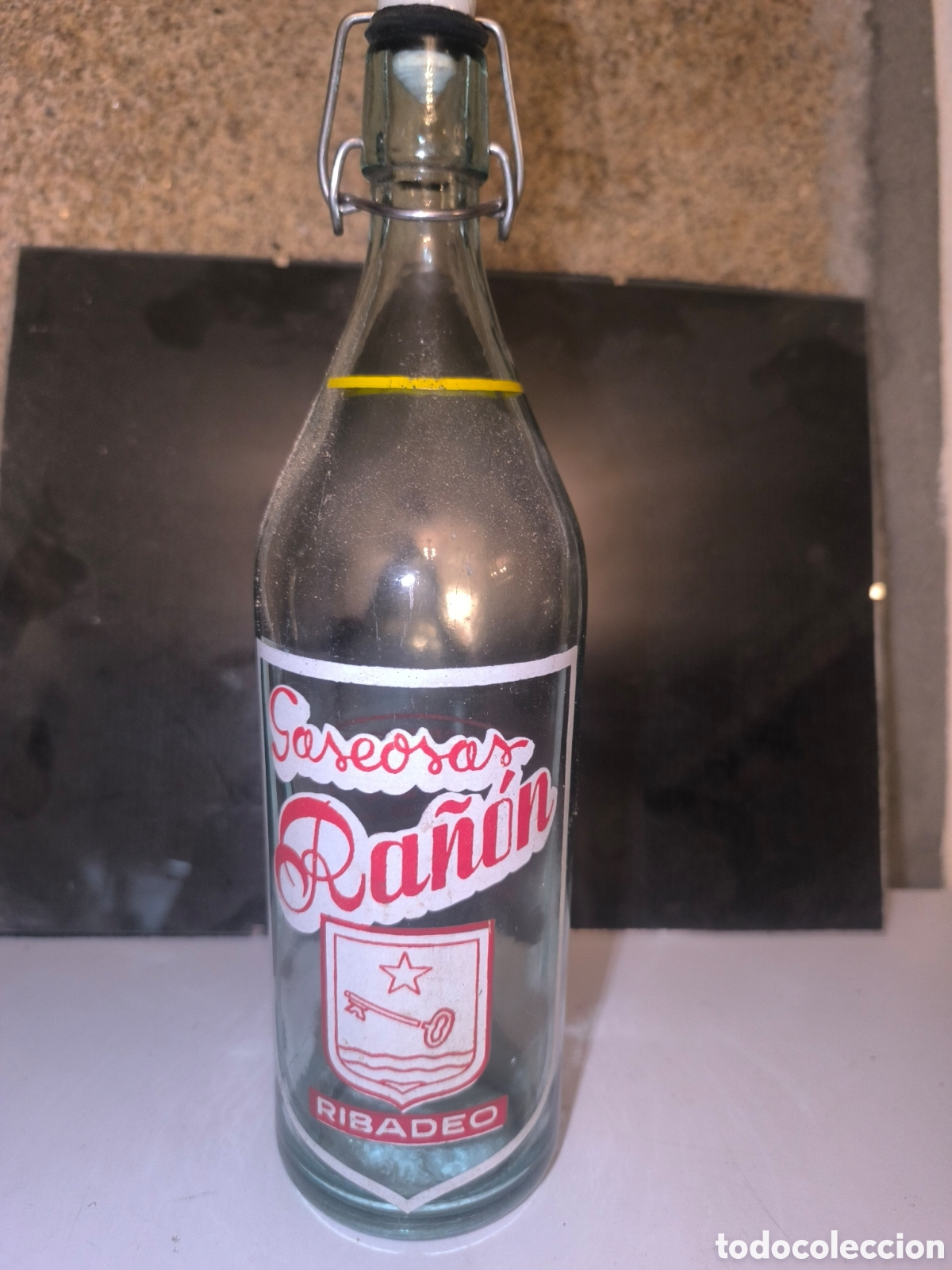Antig&uuml;edades: Botella antigua de gaseosa