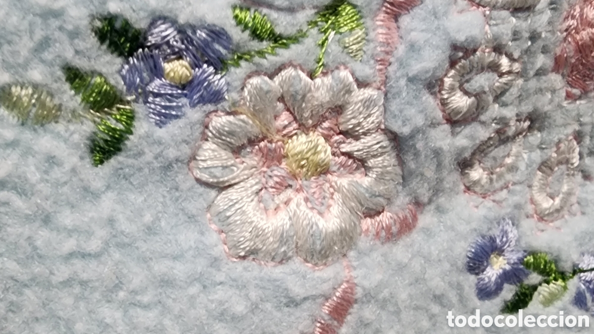 Antig&uuml;edades: Manta Vintage Azul Celeste Bordada a Mano con Puntilla Crochet (230 \times 130\text{ cm}) &ndash; Pie de C