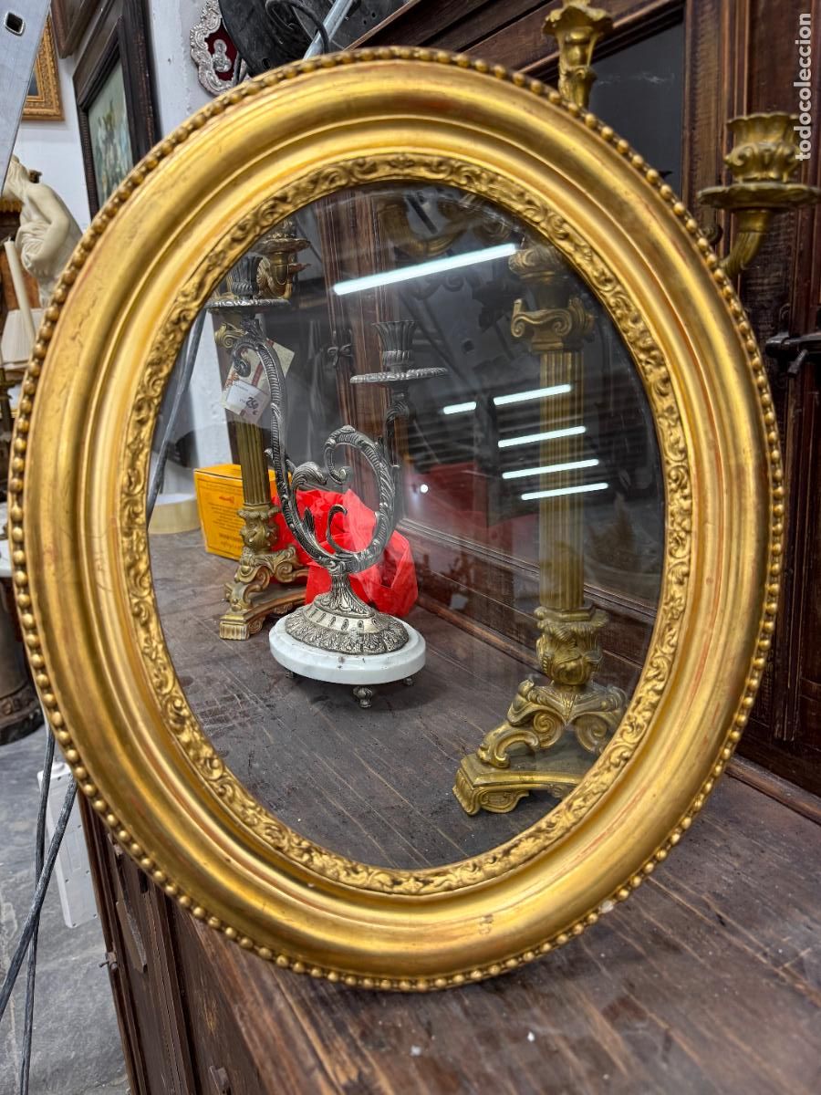 Antig&uuml;edades: ANTIGUO MARCO DE MADERA Y ORO FINO - MEDIDA TOTAL 44X37 CM E INTERIOR 33X25 CM