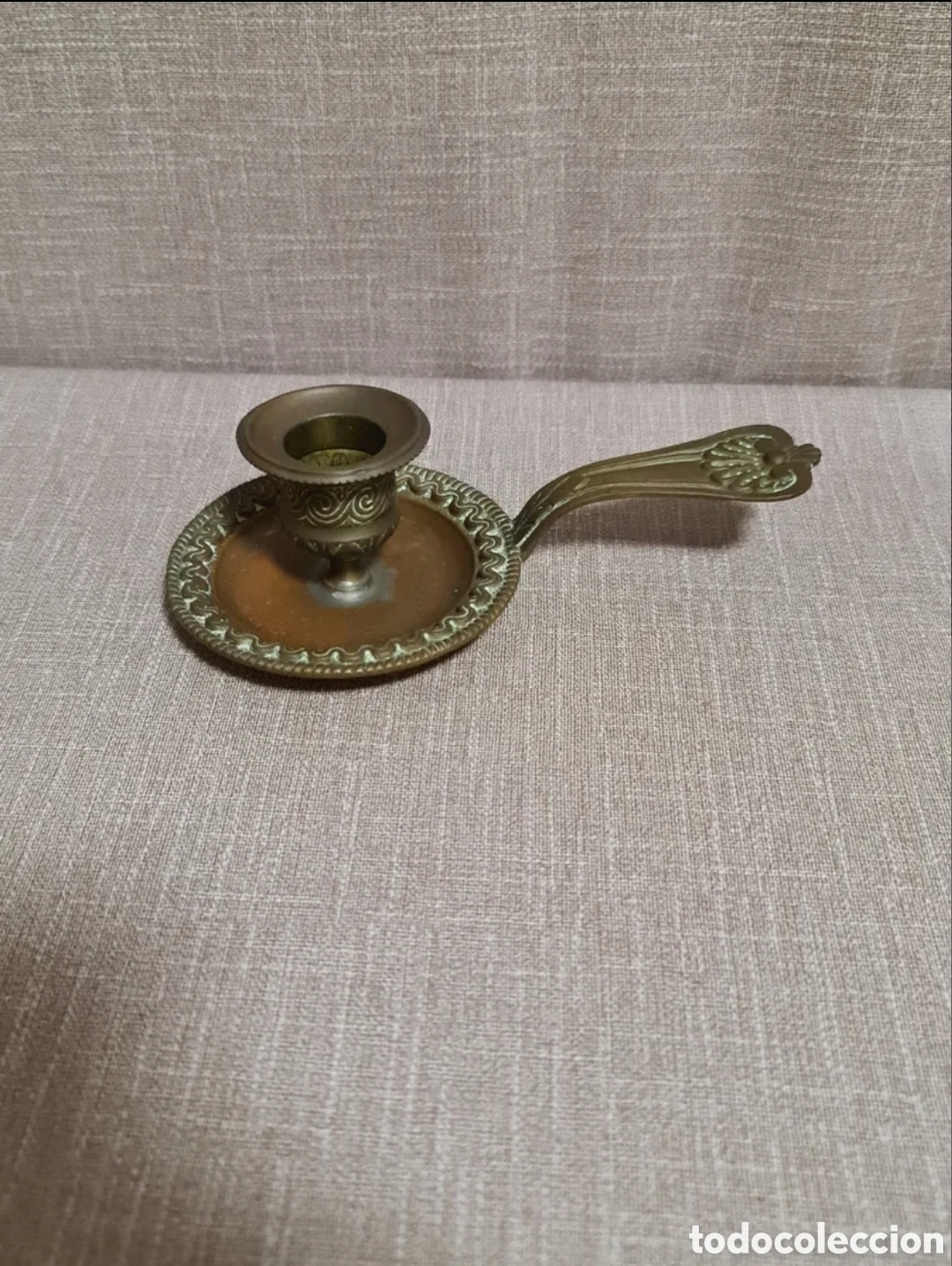Antig&uuml;edades: Palmatoria o portavelas de bronce - Foto 9