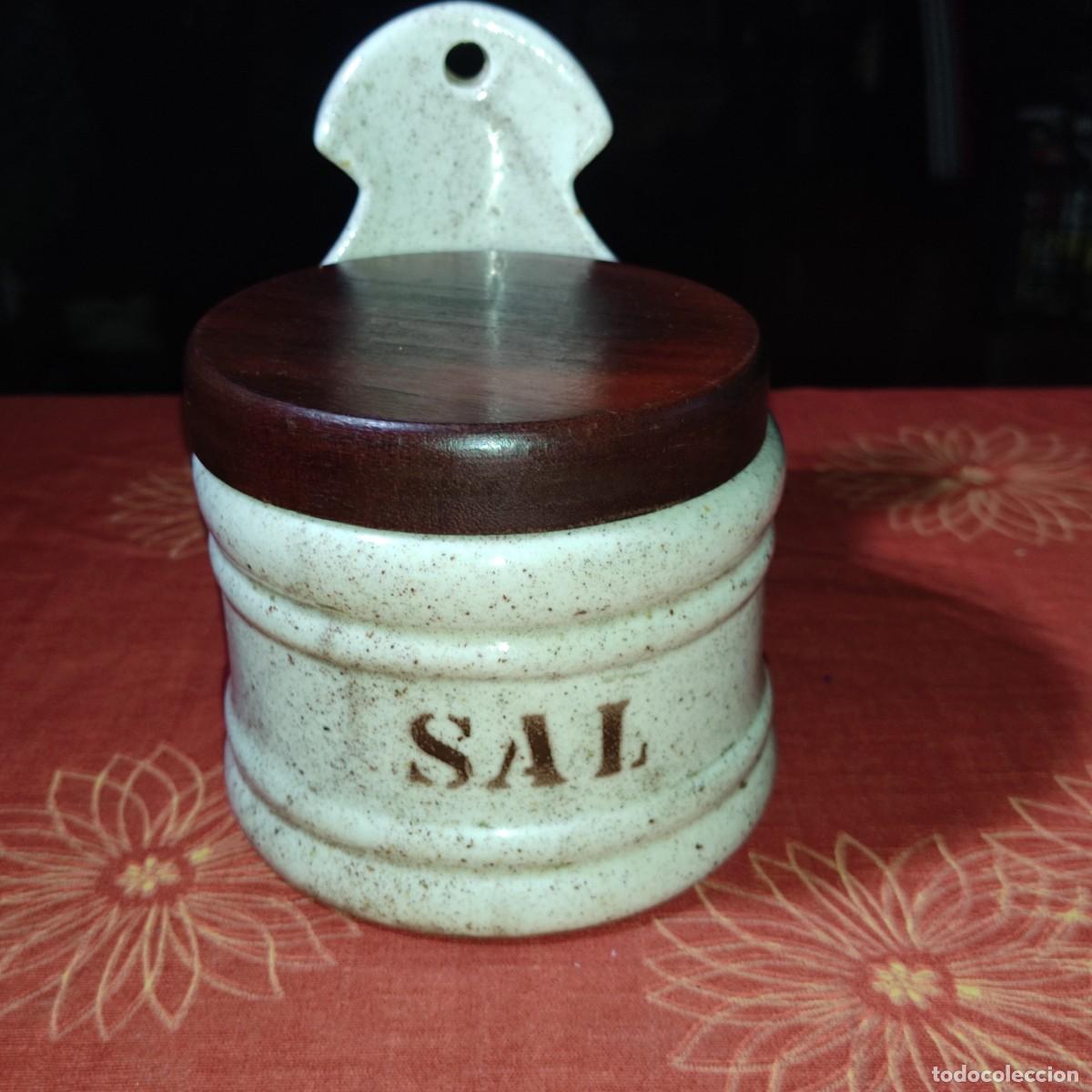 Antig&uuml;edades: Salero de cocina de porcelana.Vintage.