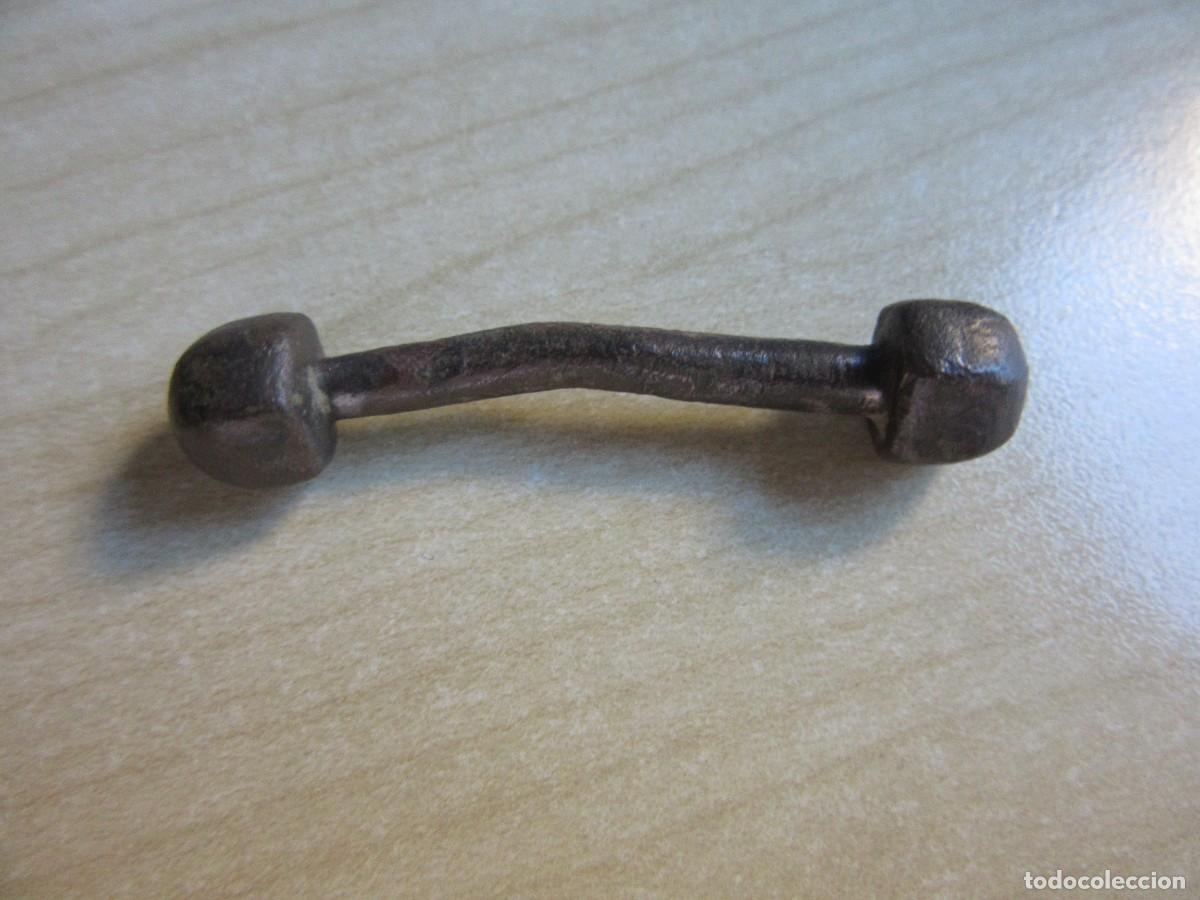 Antiquit&eacute;s: Pasador de bronce &eacute;poca romana Longitud 5 cm