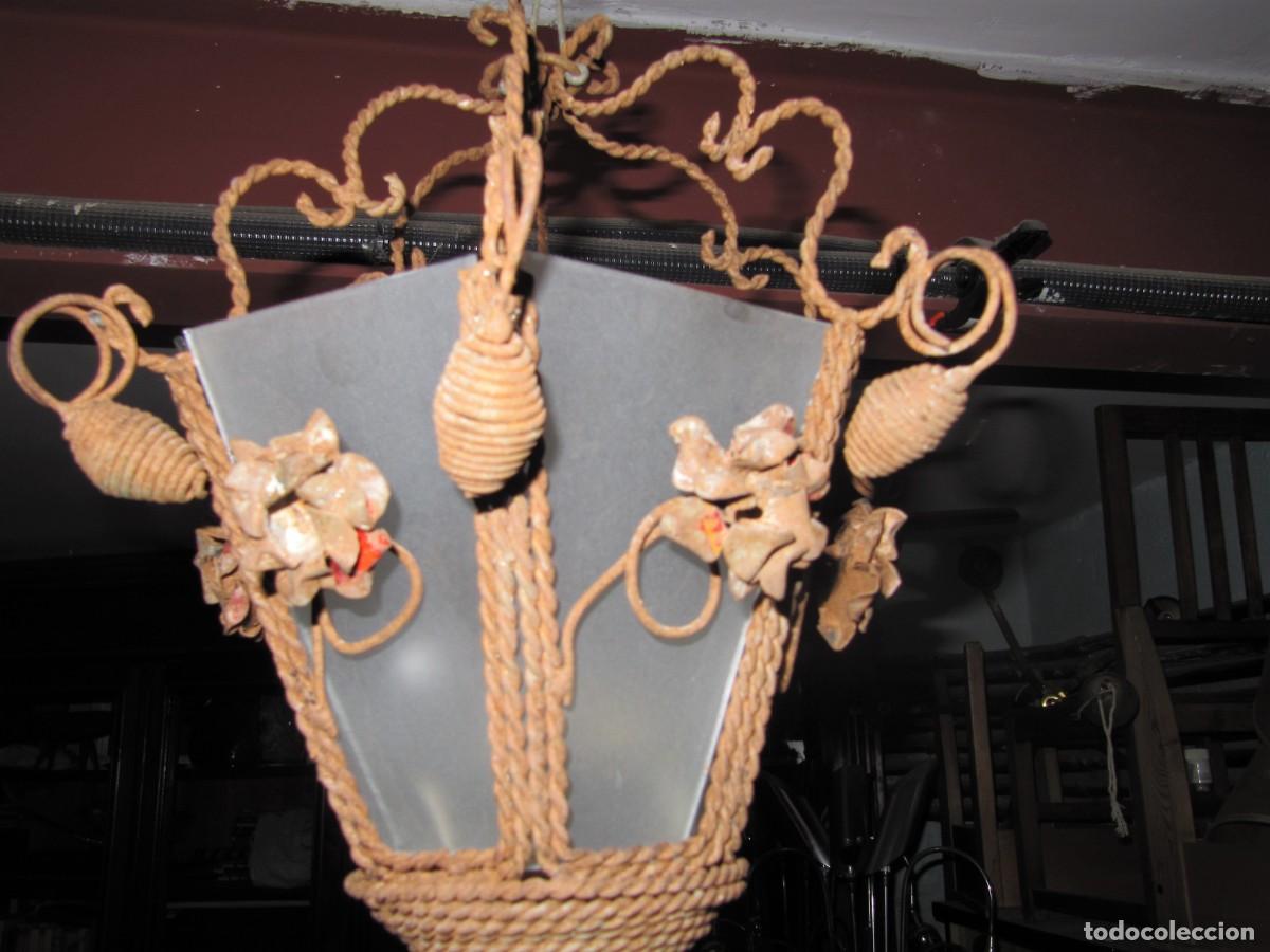 Antig&uuml;edades: Farol o L&aacute;mpara Arte Nouveau de recibidor en hierro de forja y cristal trasl&uacute;cido