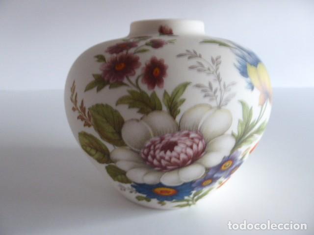 Antig&uuml;edades: PRECIOSO B&Uacute;CARO IBIS BEIGE MATE CON DELICADA DECORACI&Oacute;N FLORAL