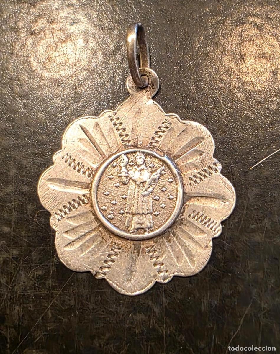 Antig&uuml;edades: Antigua medalla religiosa en plata de ley &ndash; Virgen con Ni&ntilde;o y &aacute;ngeles &ndash; 2,5 cm &ndash; R. des Ravignan