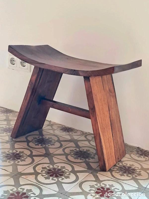 Antig&uuml;edades: Banqueta C&oacute;ncava Japandi en Madera Maciza
