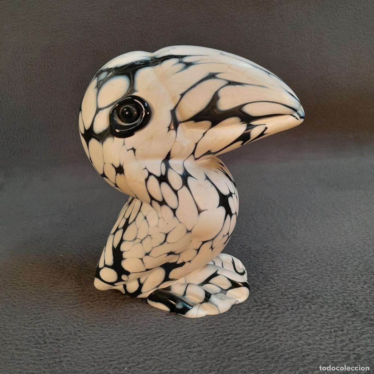 Antig&uuml;edades: FIGURA DE P&Aacute;JARO DE VIDRIO ART&Iacute;STICO MACIZO. 1970