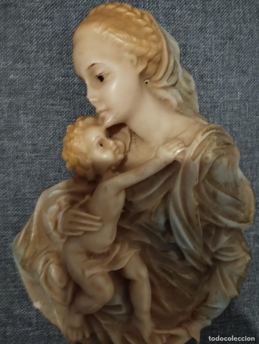 Antig&uuml;edades: relieve decorativo de la virgen del abrazo o virgen de la ternura