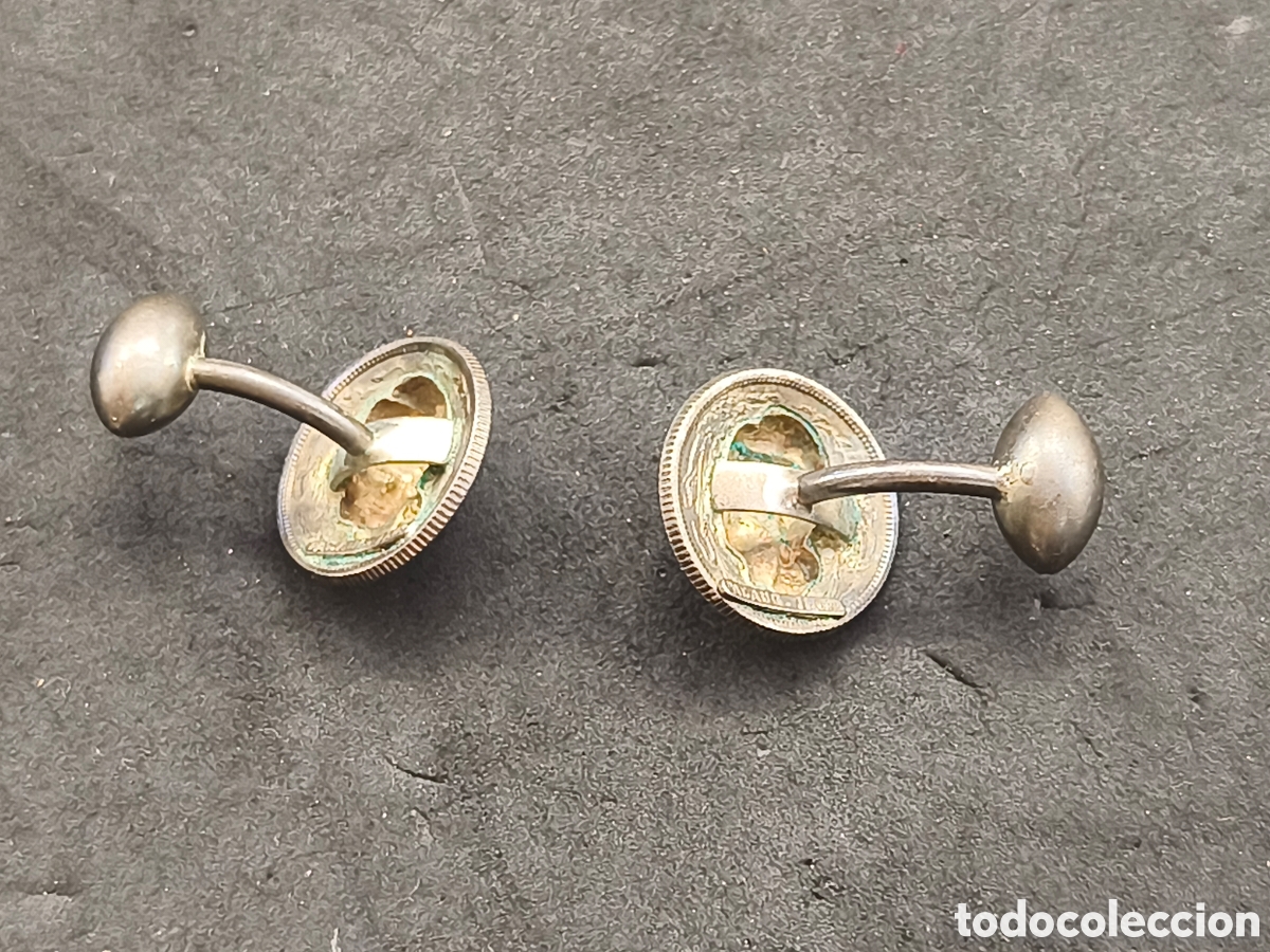 Antig&uuml;edades: Gemelos de plata repujada en forma de moneda - Foto 3