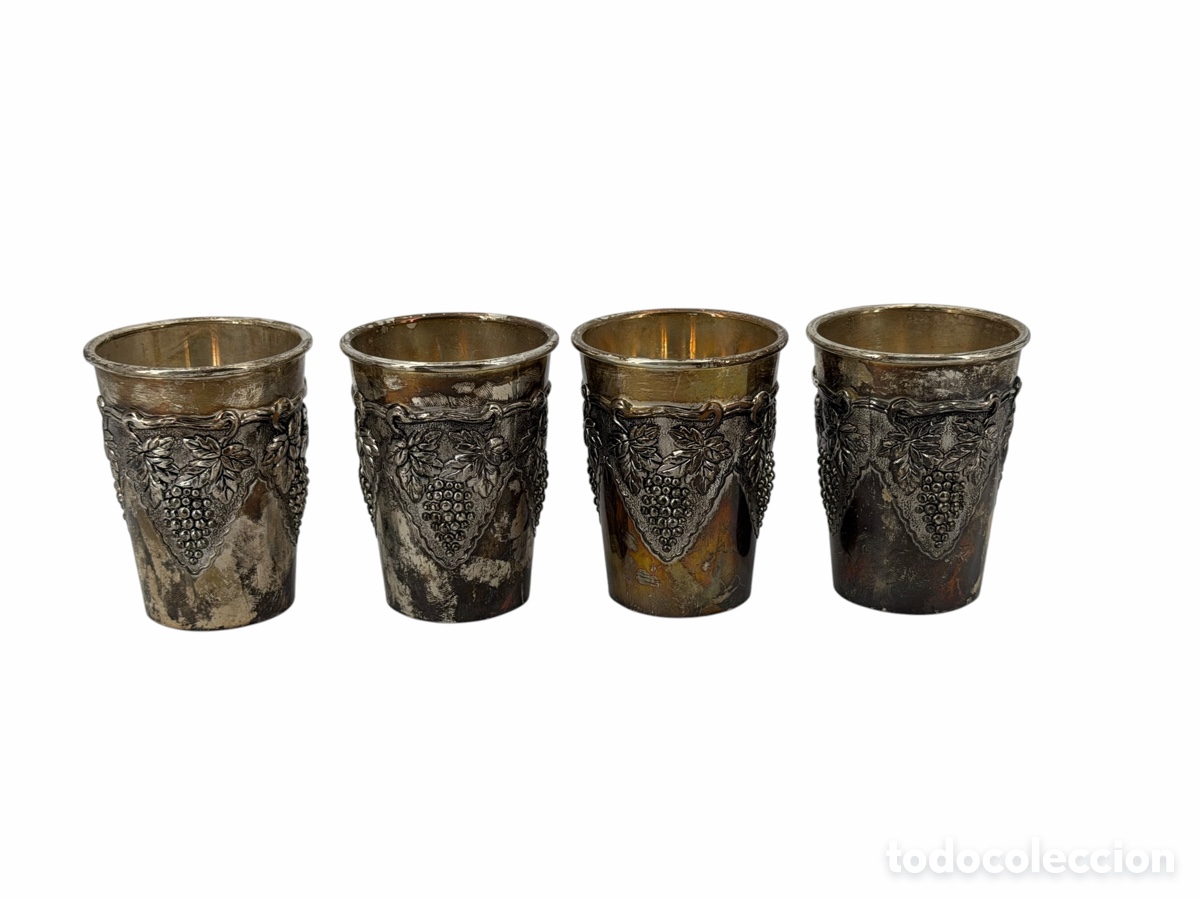 Antig&uuml;edades: Antiguos Vasos de Metal Plateado