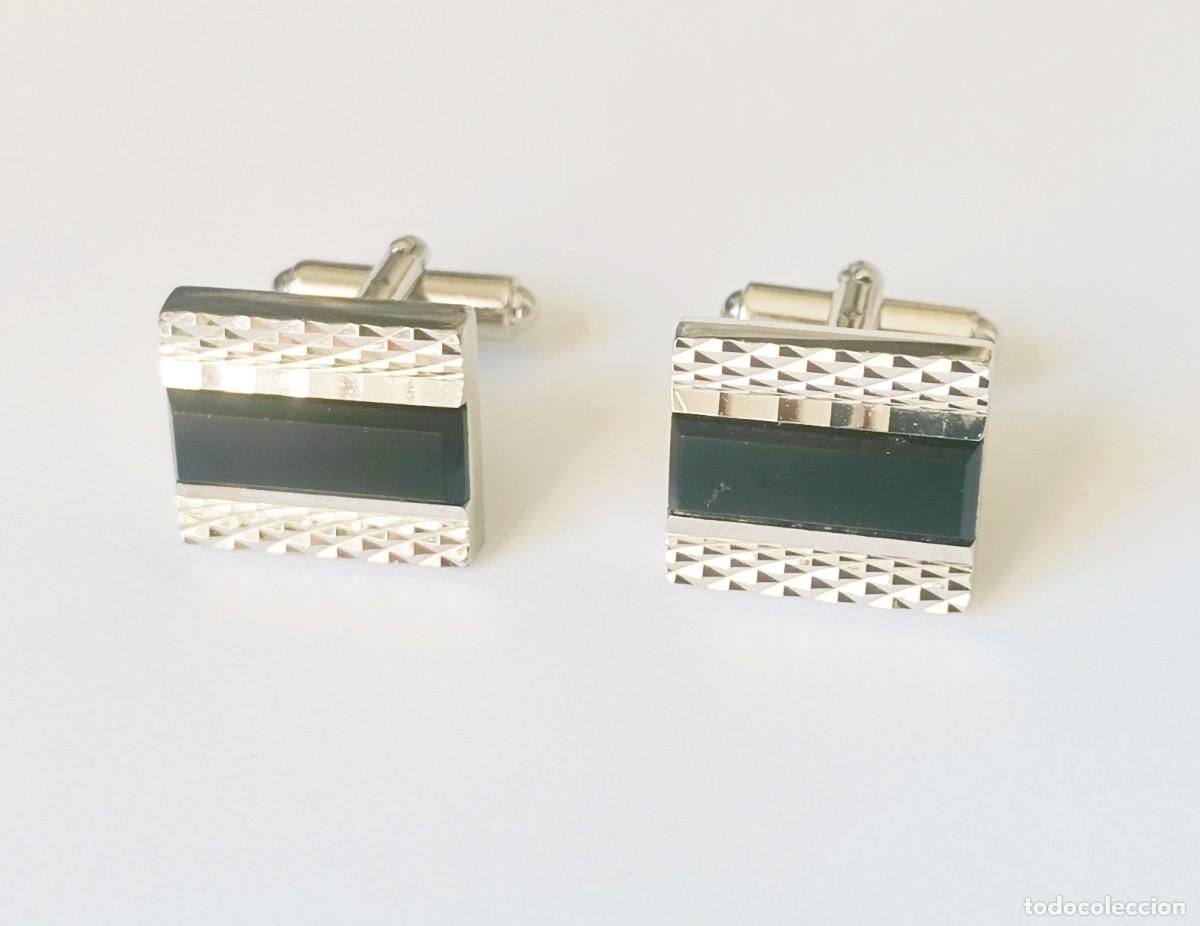 Antig&uuml;edades: Elegante Pareja de Gemelos Vintage con &Oacute;nix Negro y Frontal Labrado - Punz&oacute;n de Orfebre 17,89 GR.