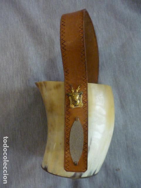 Antiques: RECIPIENTE EN ASTA Y CUERO CON REMATES CABEZA DE CIERVO 24 X 13 CM