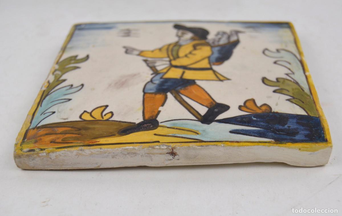 Antig&uuml;edades: AZULEJO CATAL&Aacute;N DE OFICIOS. s. XVIII - Foto 2