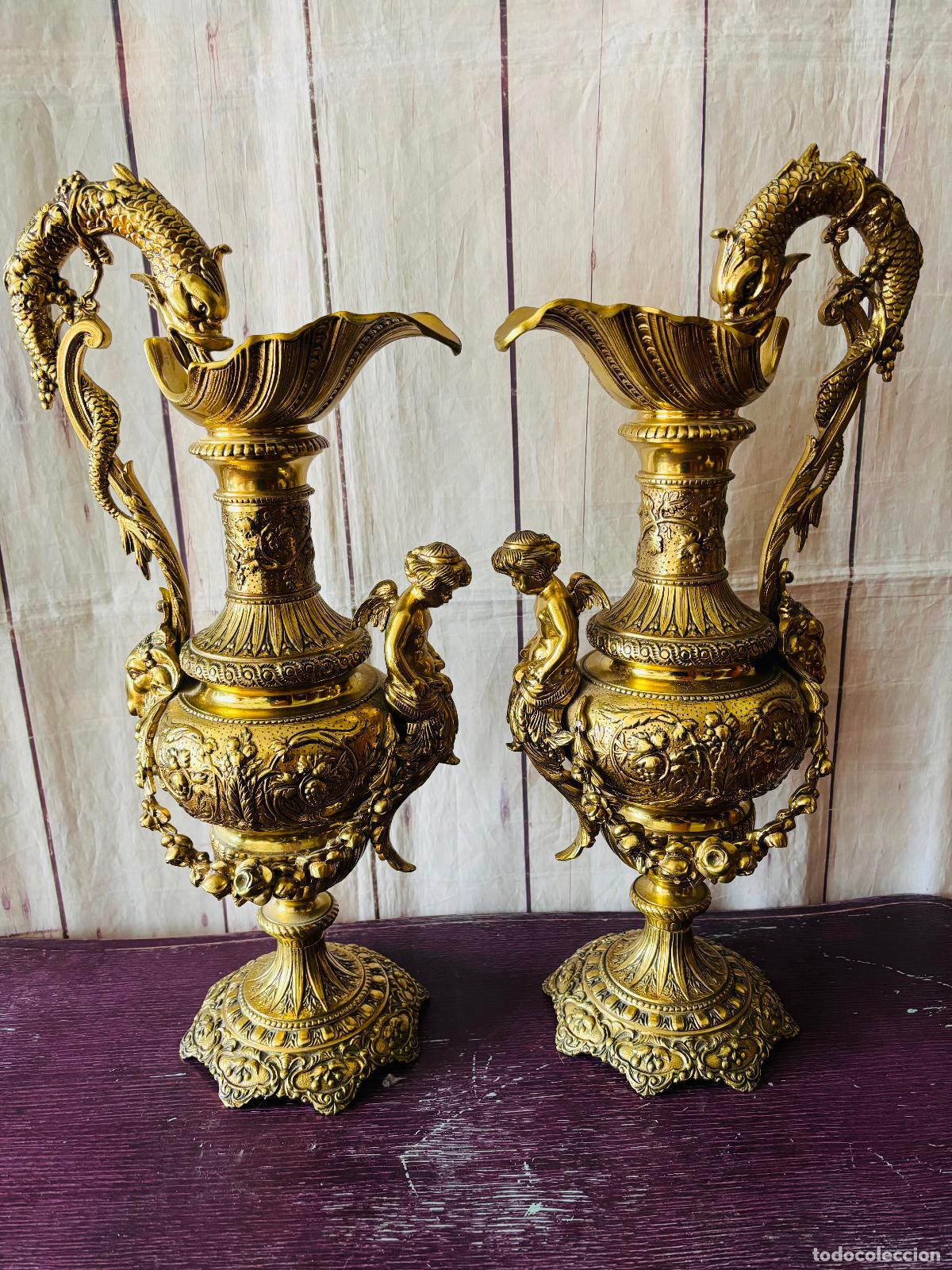 Antig&uuml;edades: Pareja de jarrones de bronce - Foto 1
