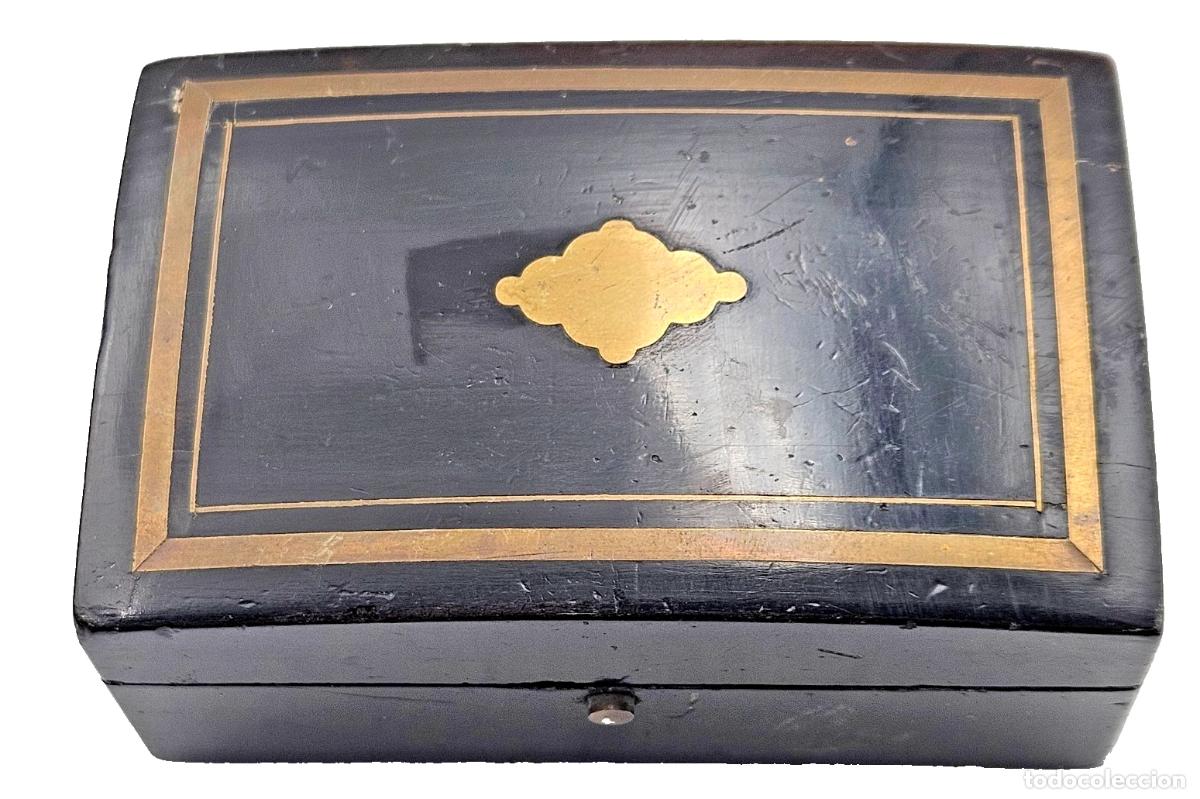 Antig&uuml;edades: NAPOLEON III PYROGENE BOITE ALLUMETTES EN BOIS NOIRCI FILET MEDAILLON EN LAITON