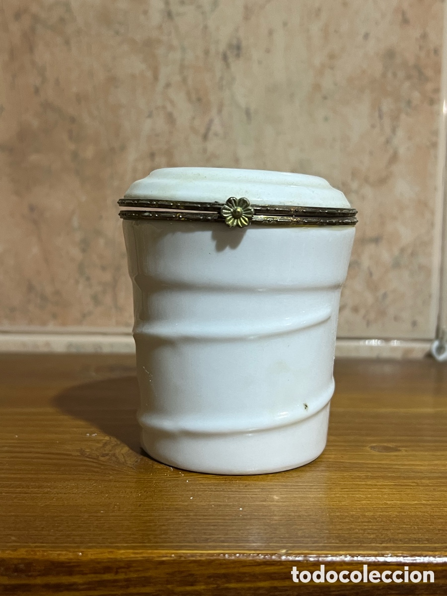 Antig&uuml;edades: PEQUE&Ntilde;O TARRO DE CER&Aacute;MICA VINTAGE.. Medidas: 8 x 9 cm. Env&iacute;o certificado 6&euro;