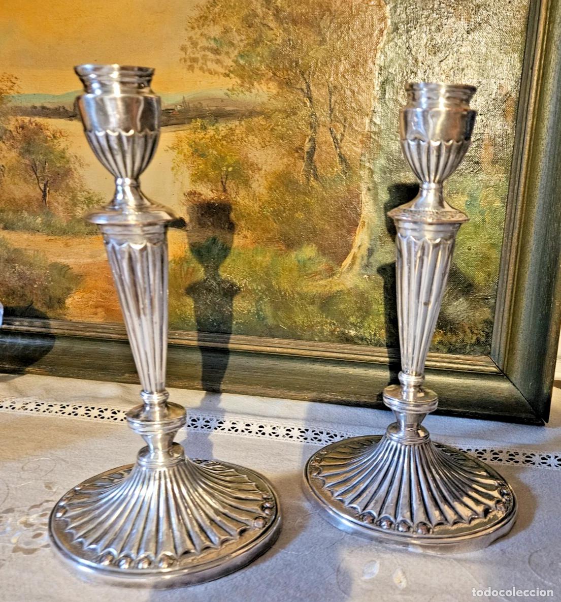 Antig&uuml;edades: PAIRE DE BOUGEOIRS STYLE LOUIS XVI DIRECTOIRE BASE OVALE GODRONNEE METAL ARGENTE
