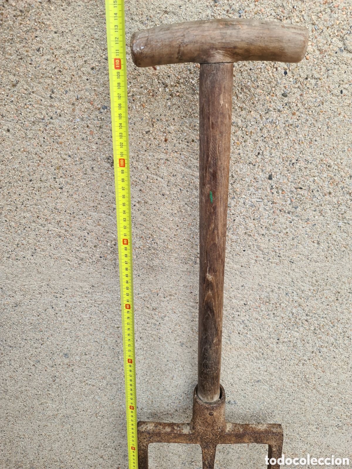 Antig&uuml;edades: Antigua Laya de labranza de hierro con mango de madera. - Foto 5