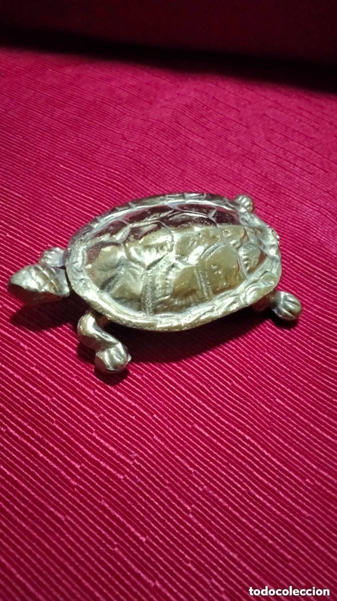 Antig&uuml;edades: CAJA DE BRONCE EN FORMA DE TORTUGA