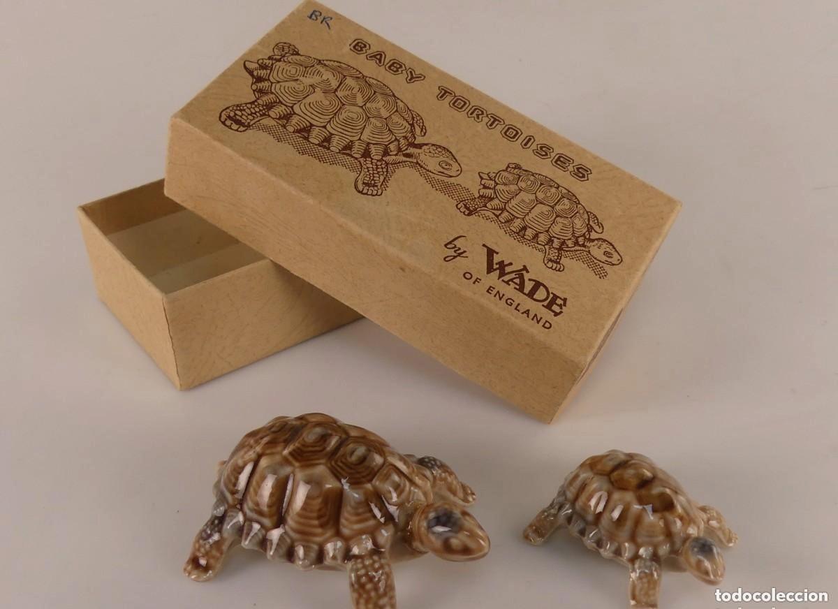 Antiques: dos figuras tortugas de porcelana inglesa marca By Wade en caja original