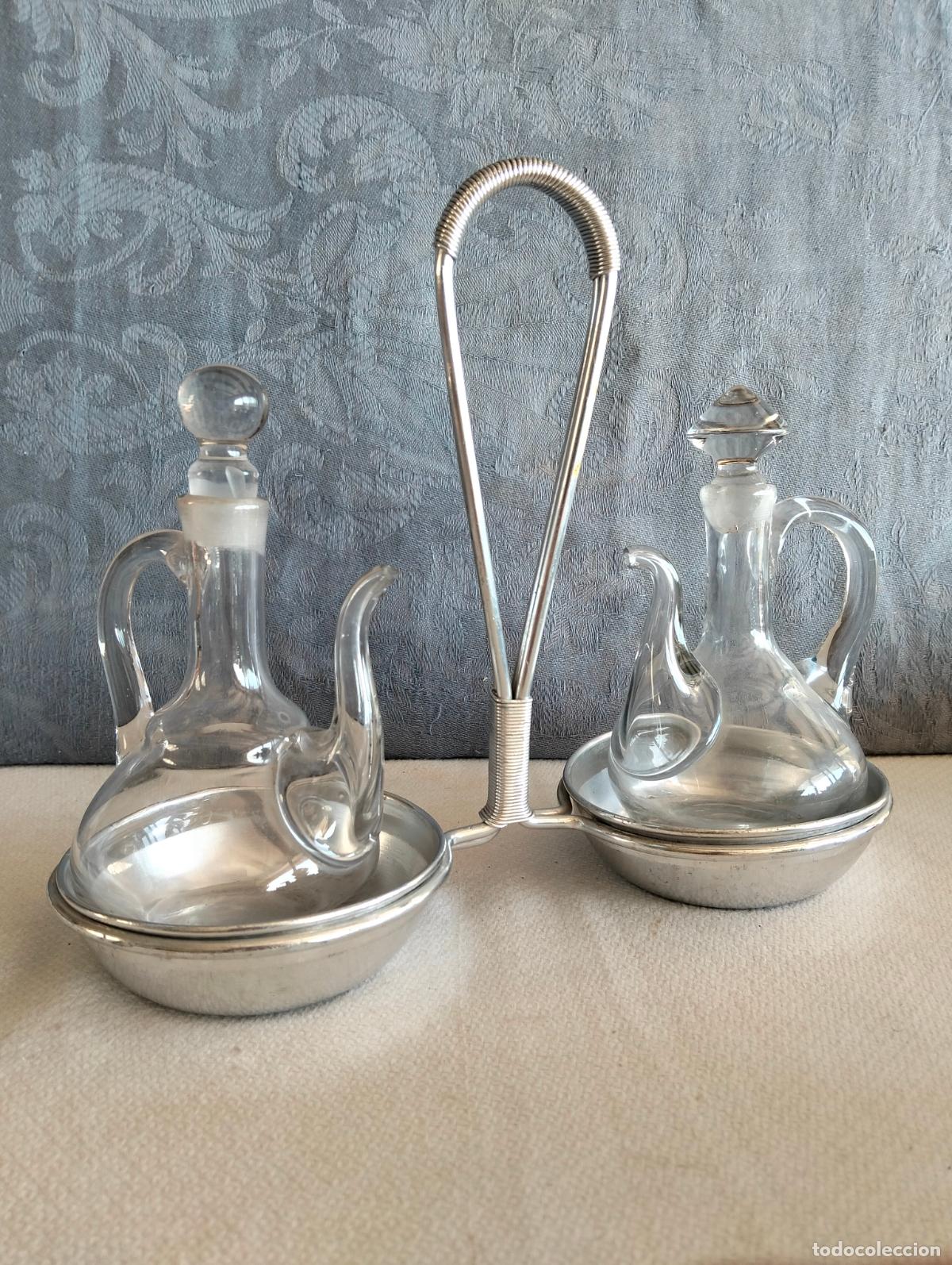 Antig&uuml;edades: Pareja de vinagreras aceitera cristal soplado transparente antiguas soporte de aluminio a&ntilde;os 50