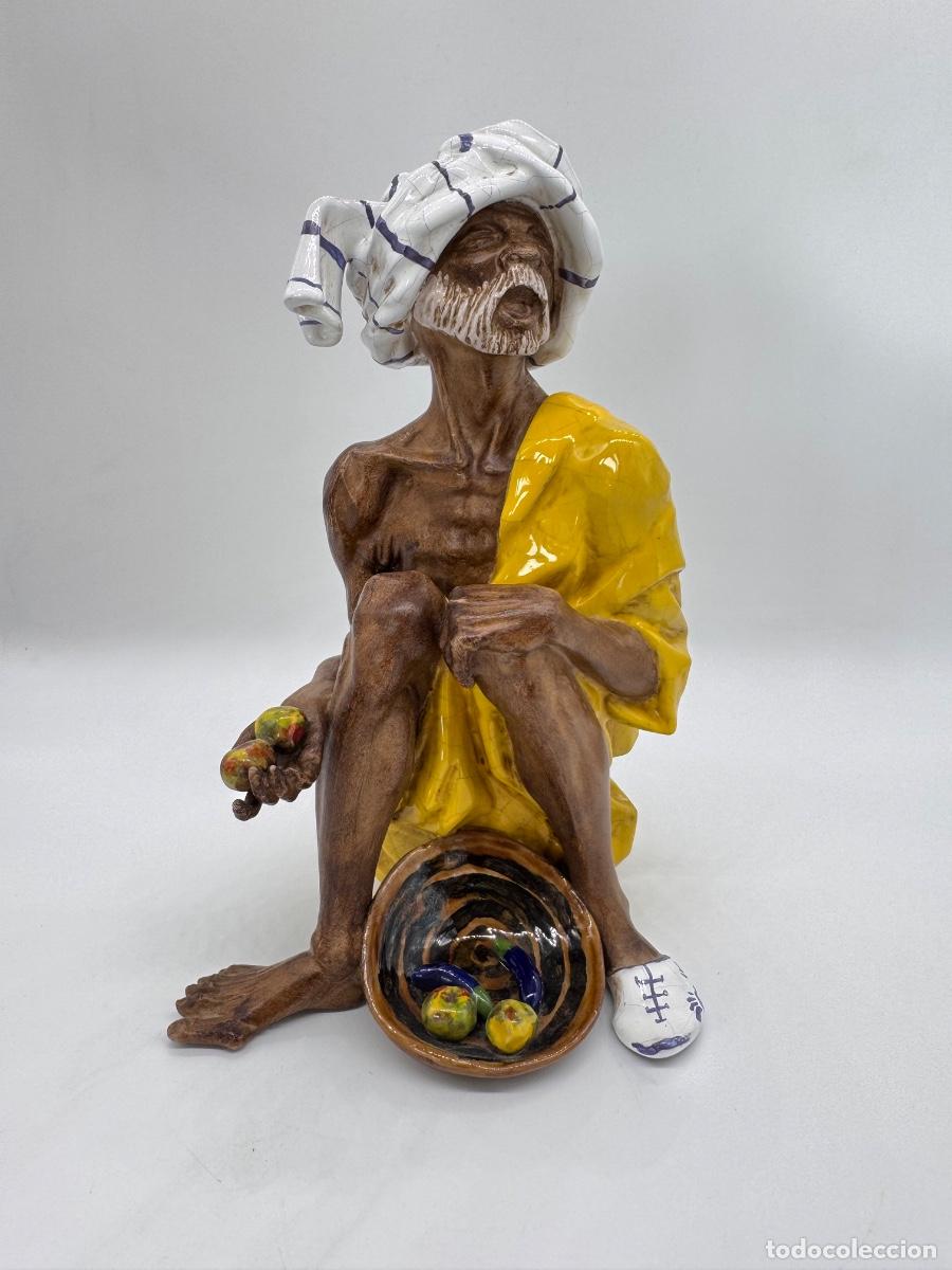 Antiguidades: ALGORA. MENDIGO ASCETA HIND&Uacute;. FIGURA DE PORCELANA