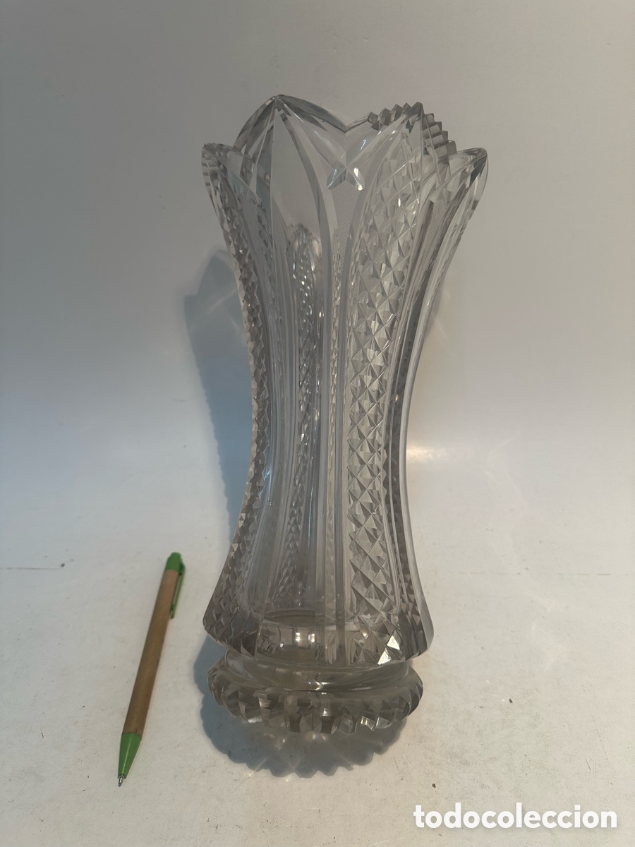 Antig&uuml;edades: GRAN JARR&Oacute;N CRISTAL TALLADO Y BORDE DENTADO ANTIGUO, CIRCA 1900.