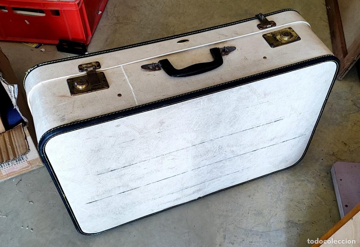 Antig&uuml;edades: Maleta vintage blanca marca Tauro