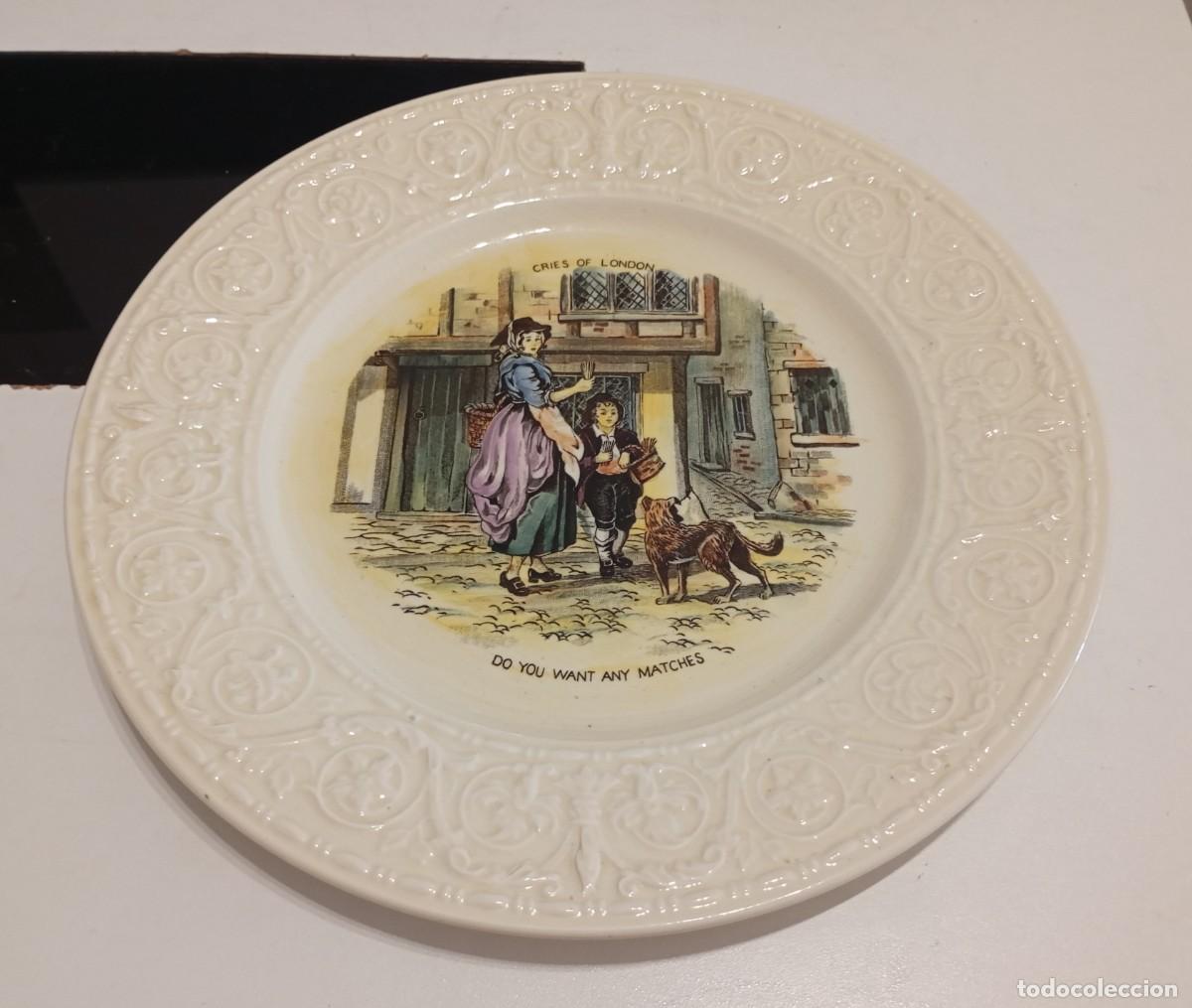 Antig&uuml;edades: PLATO DECORATIVO DE PORCELANA INGLESA, HECHO POR CROWN DEVON EN 1940-60,SERIE &rdquo;CRIES OF LONDON&rdquo;,