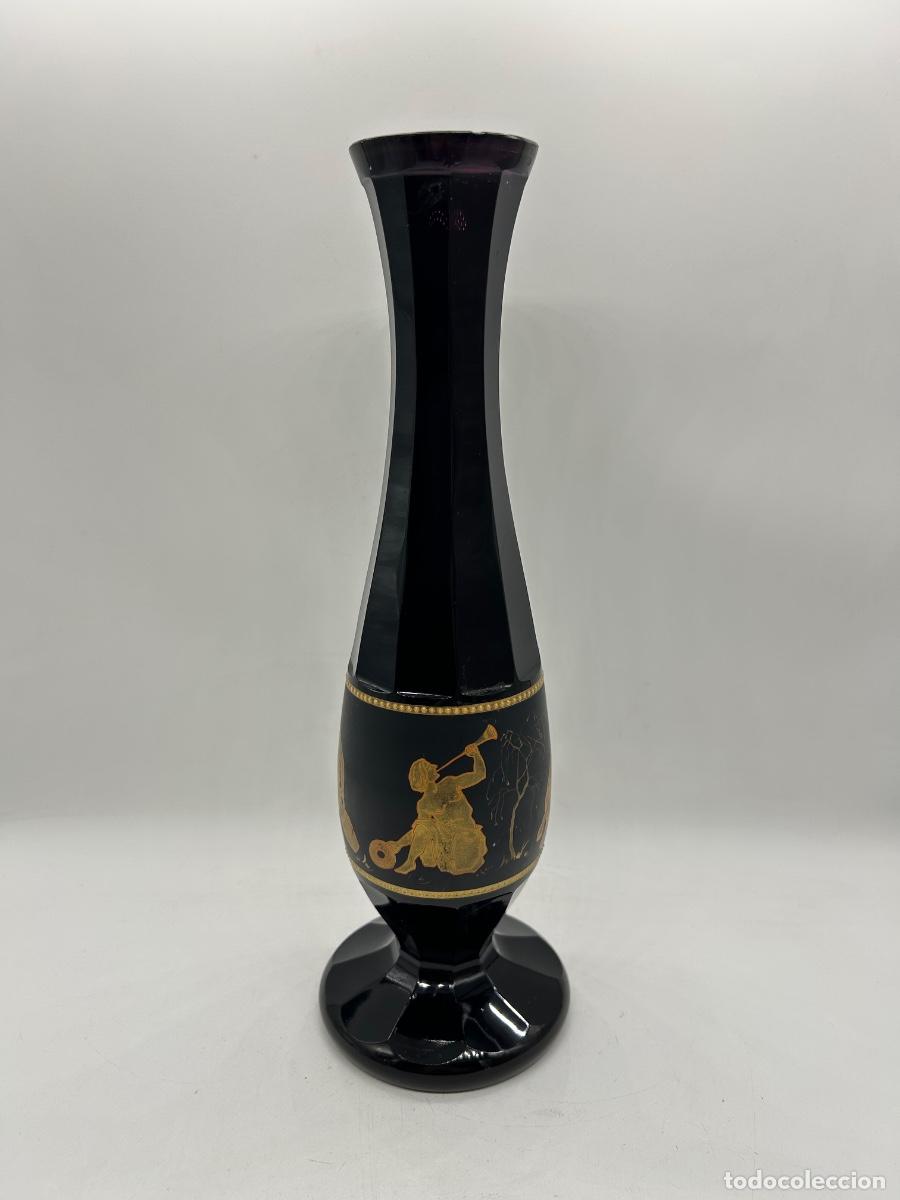 Antiques: Jarr&oacute;n de cristal Bohemia / Moser con decoraci&oacute;n dorada &ndash; 28,5 cm