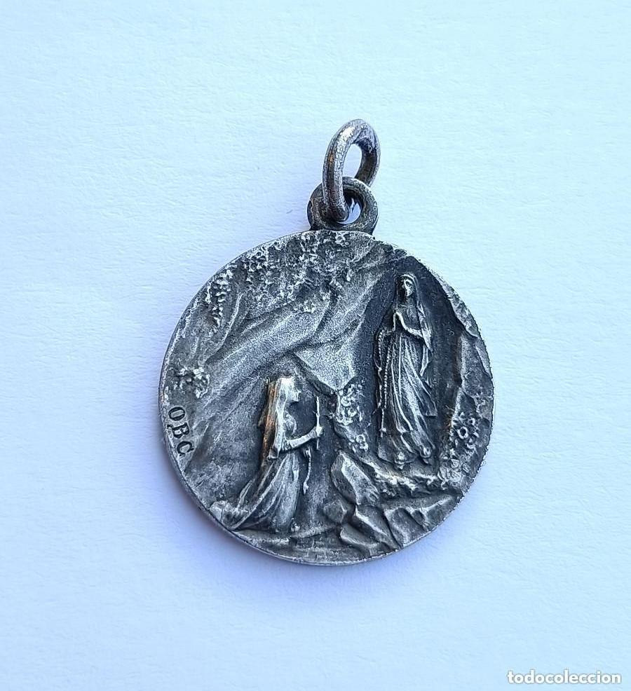 Antig&uuml;edades: Antigua Medalla Religiosa de Plata, Cincuentenario Apariciones Virgen Ntra Sra Lourdes 1908 Plata Gr