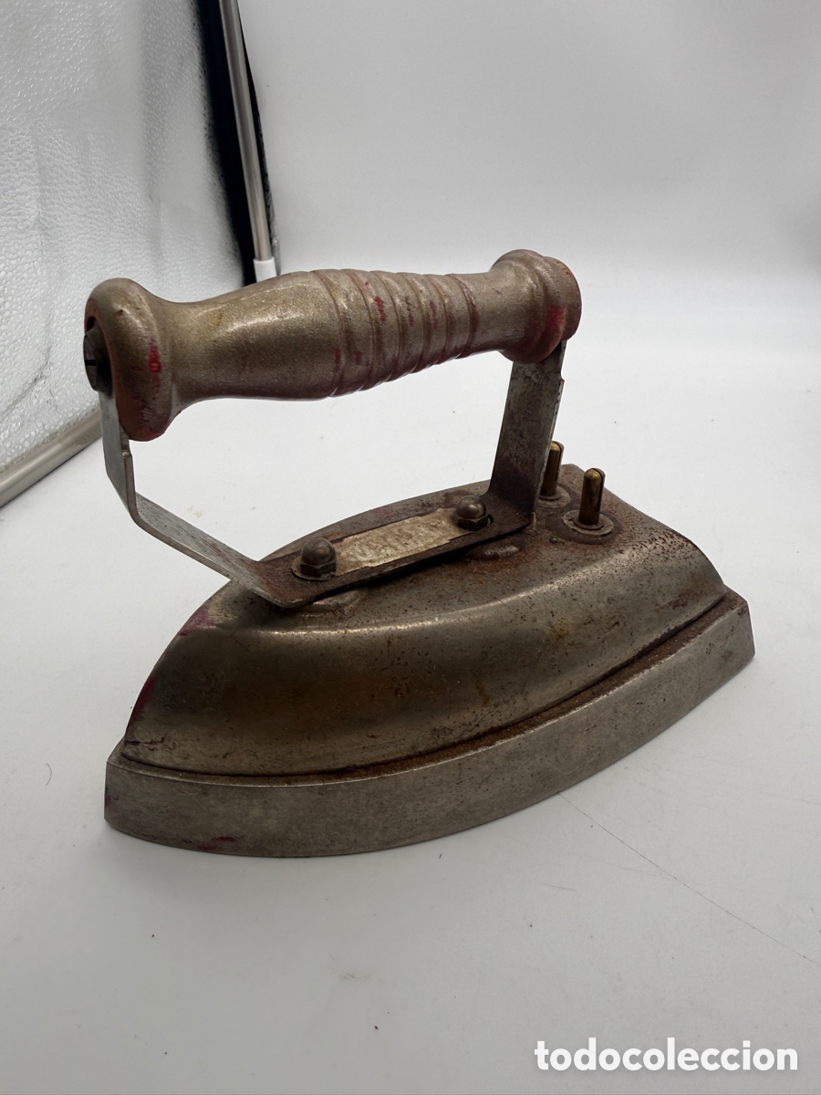 Antig&uuml;edades: Antigua plancha el&eacute;ctrica WESTA con mango de madera, c.1920-1940