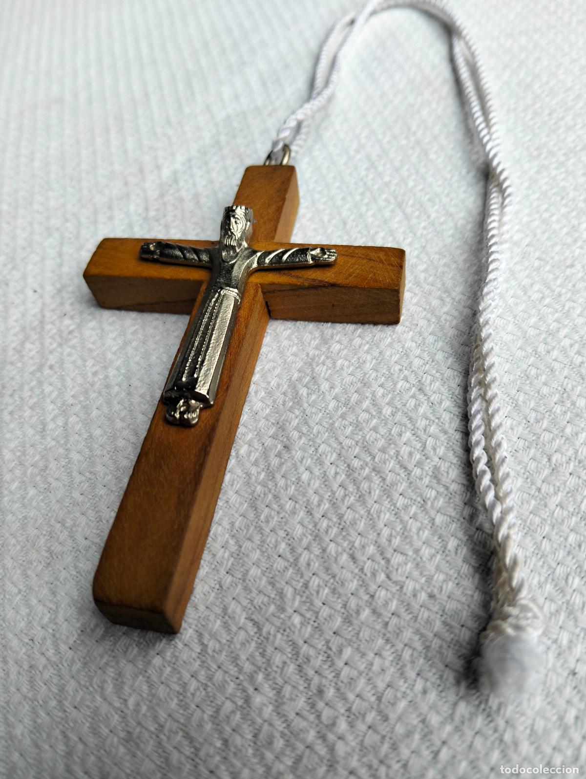 Antig&uuml;edades: Antigua cruz crucifijo de madera y jes&uacute;s metalizado de monja convento con cuerda de los a&ntilde;o 1995
