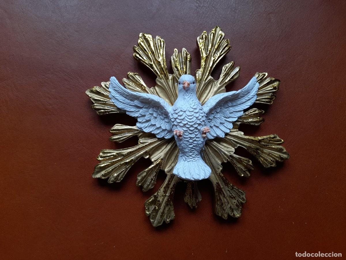 Antig&uuml;edades: Espiritu Santo de Resina para Belen Napolitano de gran tama&ntilde;o -15 cm-