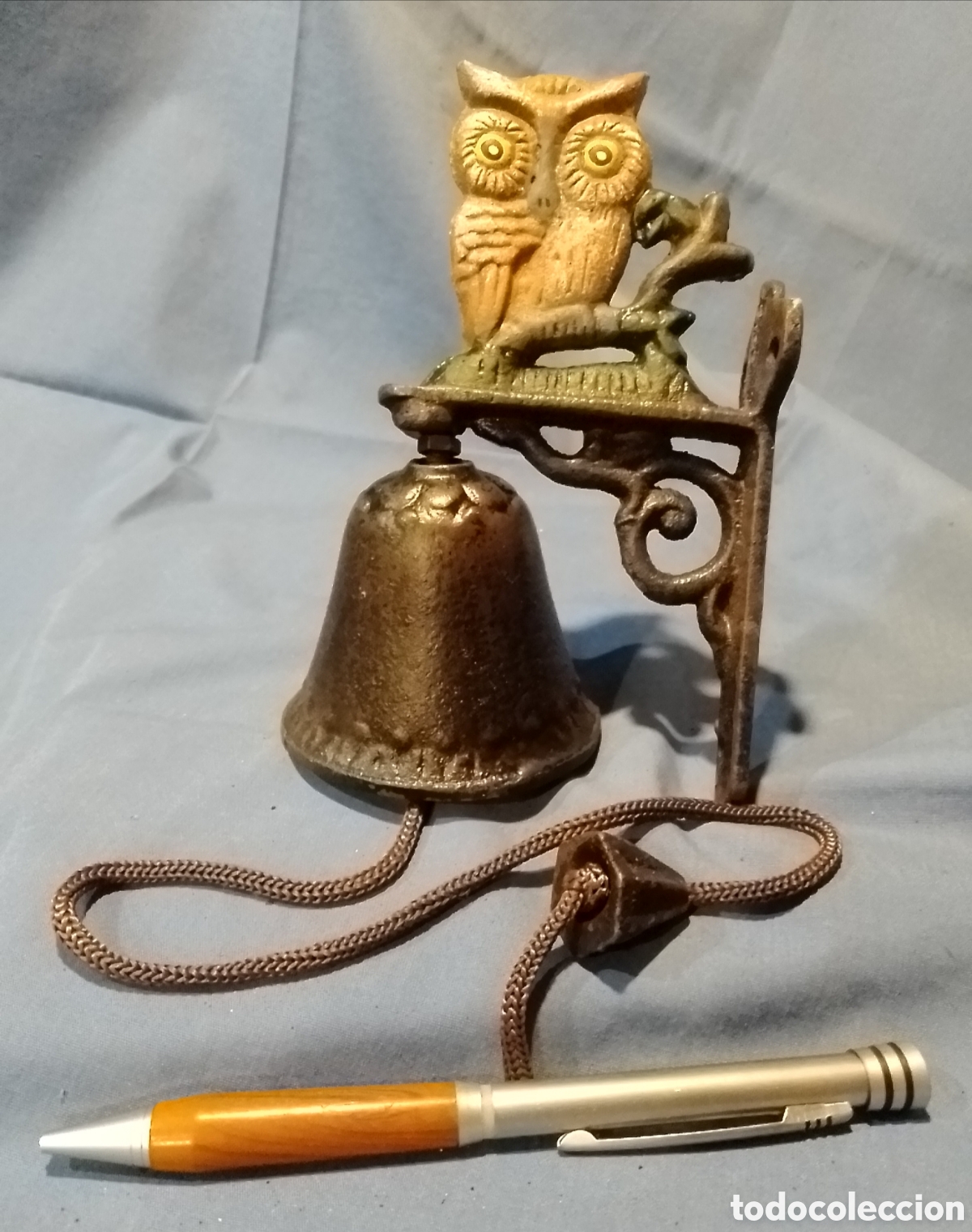 Antig&uuml;edades: Antigua campanita de hierro