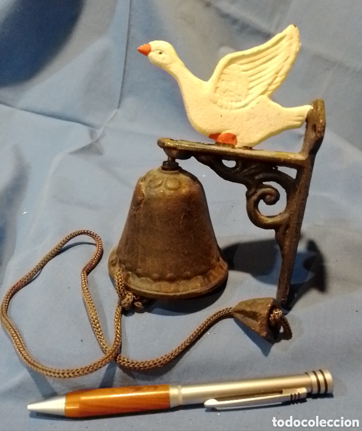 Antig&uuml;edades: Antigua campanita de hierro