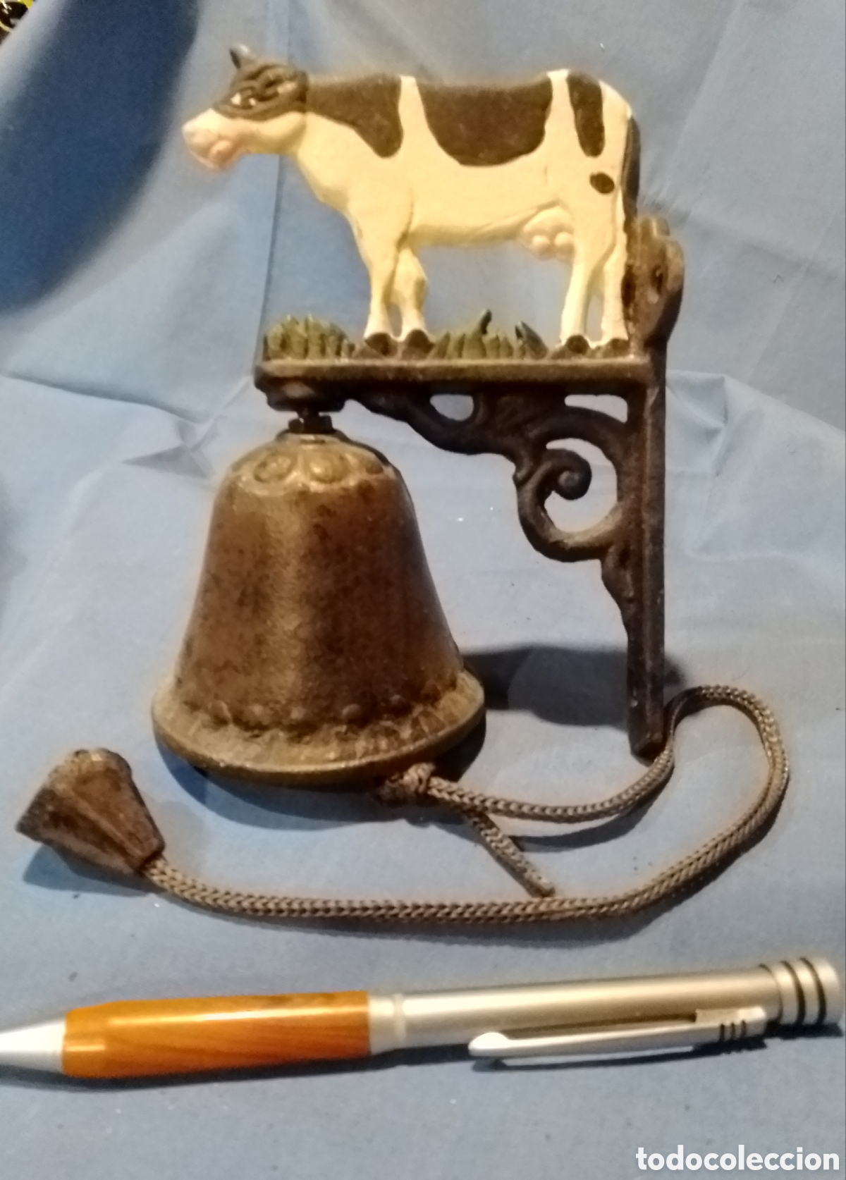 Antig&uuml;edades: Antigua campanita de hierro
